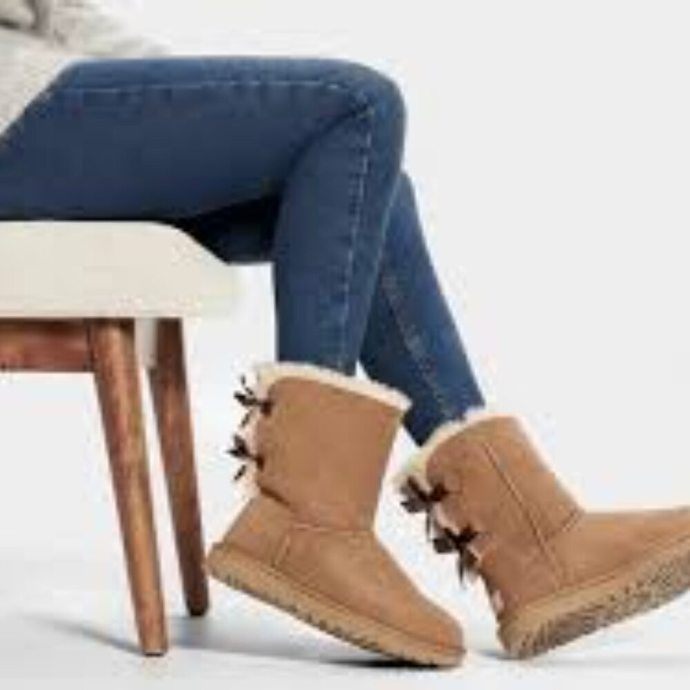 UGG Bailey Bow II Chestnut Women Size 6